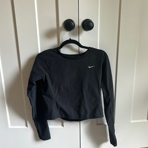 nike cropped top